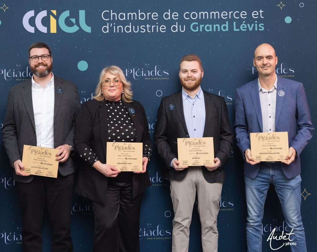 Etienne Desgagné (à droite) lors de la nomination des finalistes en Haute technologie au Gala les Pléiades 2026